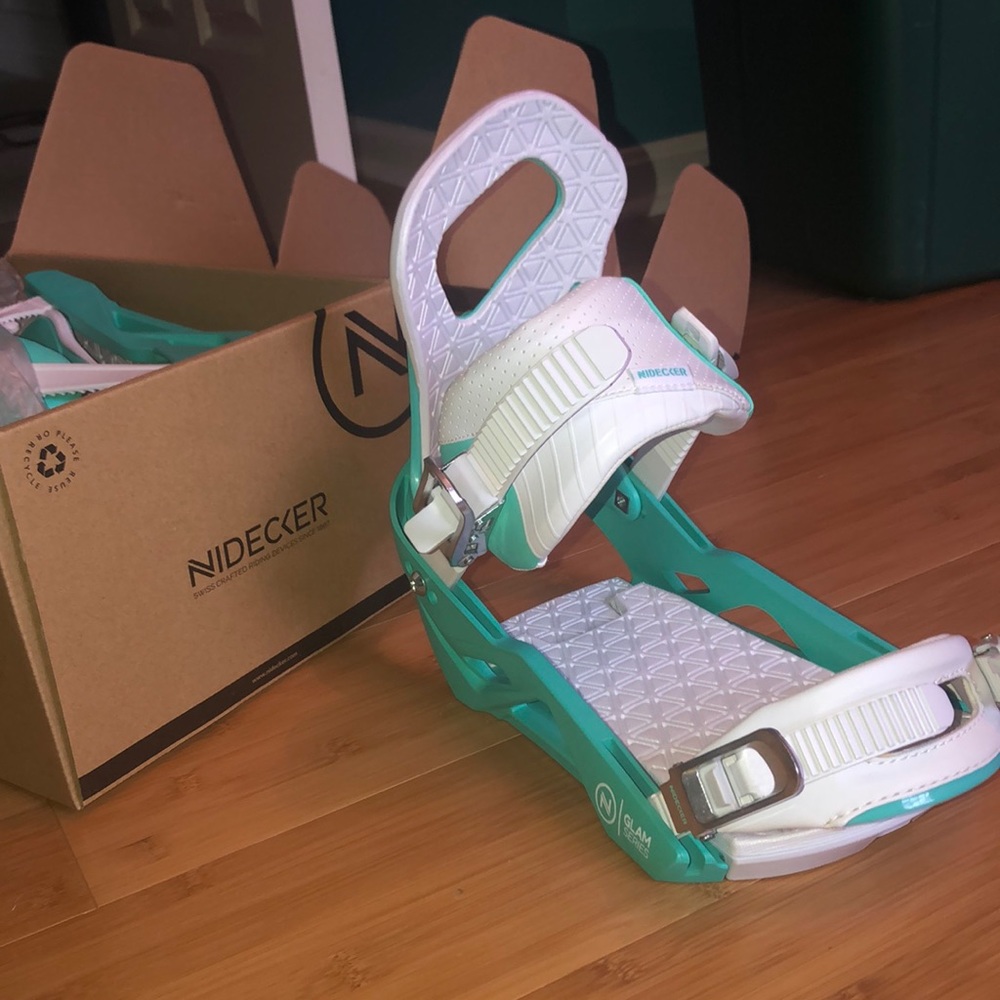 Nidecker Women’s Snowboard Bindings White and Blue